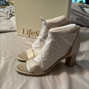 Life Stride Women's Elegant Gold Block Heels